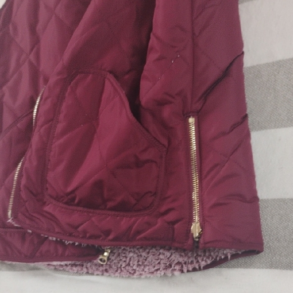 Women's Reversible Burgundy Purple Sherpa Vest - Picture 4 of 4